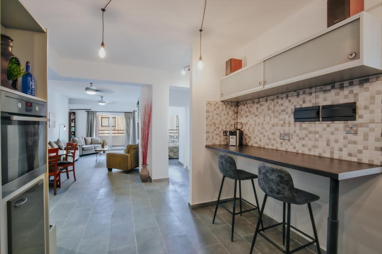 Lazaros Centre Apartment Larnaca Buitenkant foto